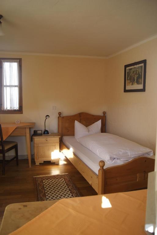 Hotel Zum Schwarzen Ross Und Gutmann Zur Post Hilpoltstein Szoba fotó