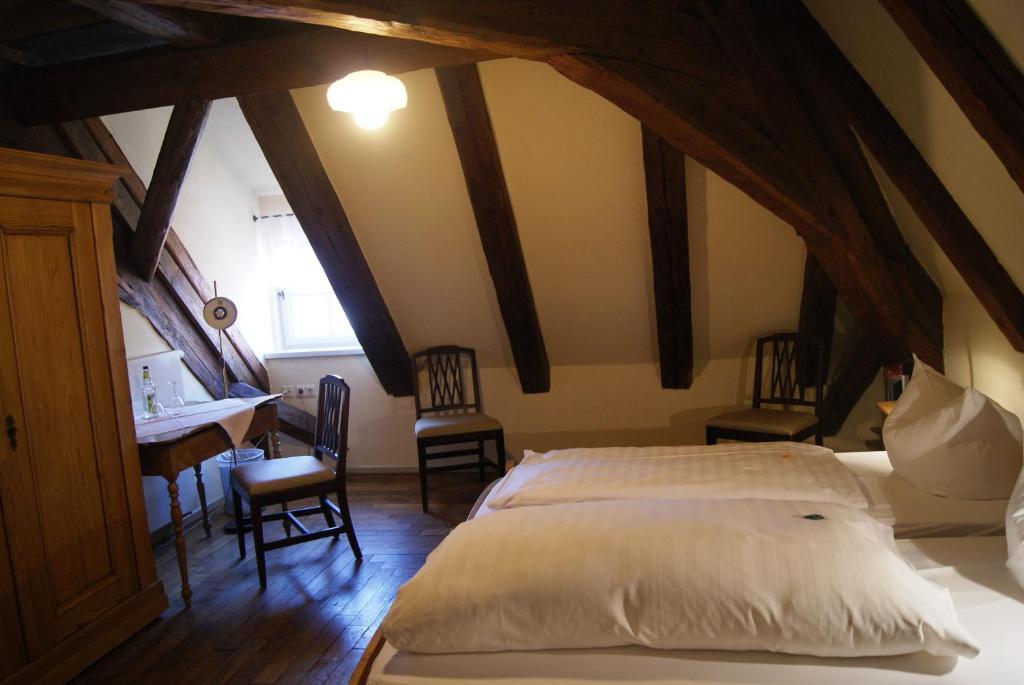 Hotel Zum Schwarzen Ross Und Gutmann Zur Post Hilpoltstein Szoba fotó